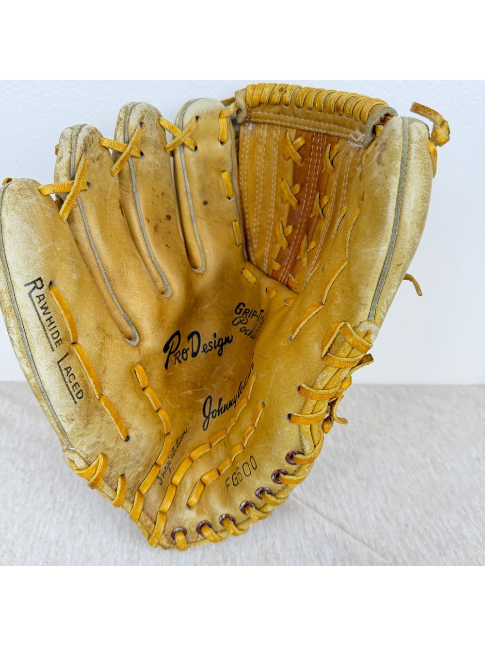 Vintage Johnny Walker FG600 Baseball Glove RHT Top Grain Leather Japan